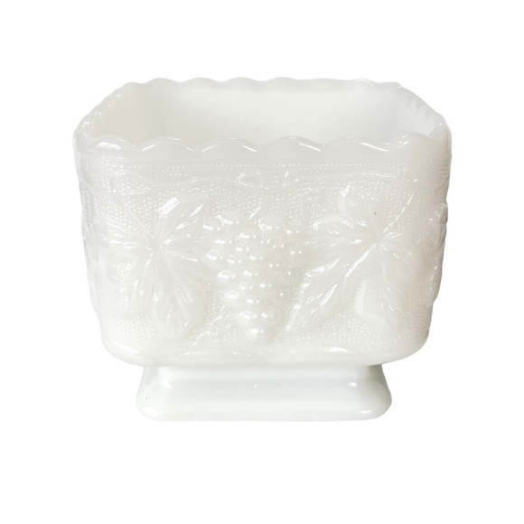 Vintage Anchor Hocking Milk Glass Planter Embossed with Grapes - Picture 2 of 9